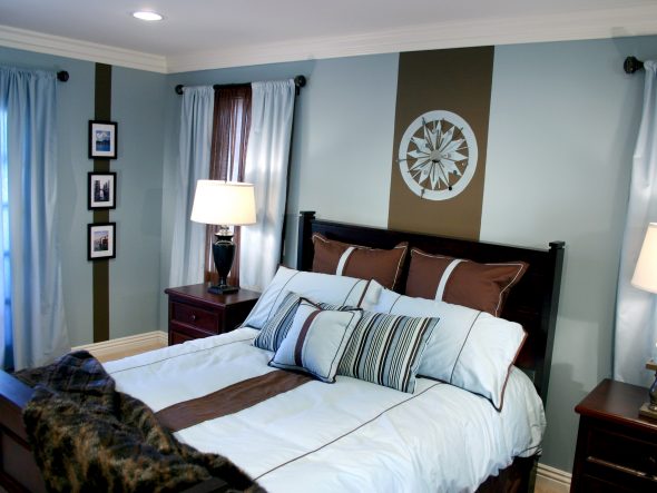 chambre bleue avec mobilier marron