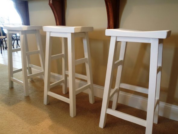 tabouret de bar prêt avec vos propres mains