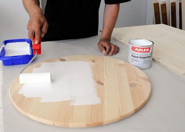 apprêt pour meubles en bois