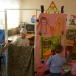 jeux avec écran dans le jardin