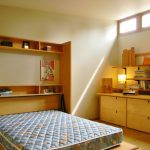 transformateur de lit dans une petite chambre