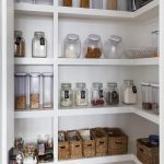 espace de rangement blanc