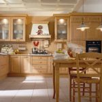 meubles en bois à l'intérieur de la maison