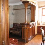 meubles à l'intérieur du bois