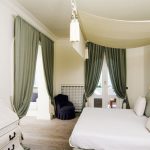 auvents inhabituels sur le lit