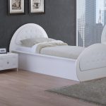 cama de solteiro com mecanismo de elevação