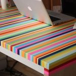 mesa para colorear a rayas brillantes