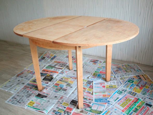 preparación de la mesa para pintar