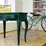 pintar una mesa de madera