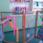 écran pour jeux à la maternelle