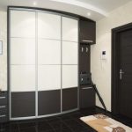 armoire dans le couloir