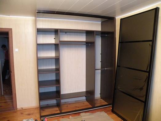 armoire semi-assemblée