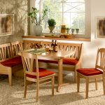 table et chaises en bois