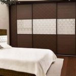 options de design pour les portes d'armoire à la chambre