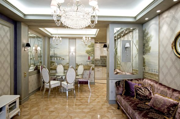 miroir à l'intérieur de la pièce