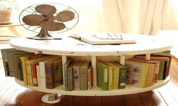 table basse faites-le vous-même de la bobine d'un câble industriel