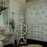 Découpage de meubles dans le style vintage