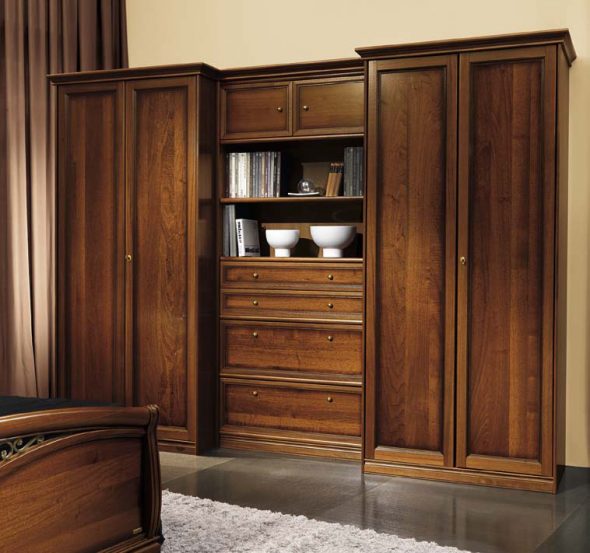 Armoire en bois