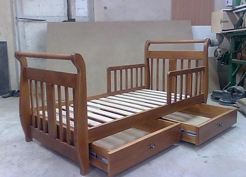 Lit d'enfant en bois massif