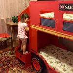 Lits superposés Le bus dans une crèche