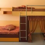 Lits superposés avec un canapé Brava