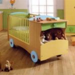Nous faisons un lit d'enfant