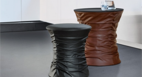 Tables en cuir