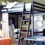 Le lit mezzanine s'intègre parfaitement à l'intérieur d'une personne