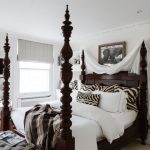 lits en bois dans la chambre