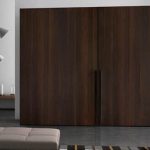 Armoire coulissante d'un arbre dans la grande salle