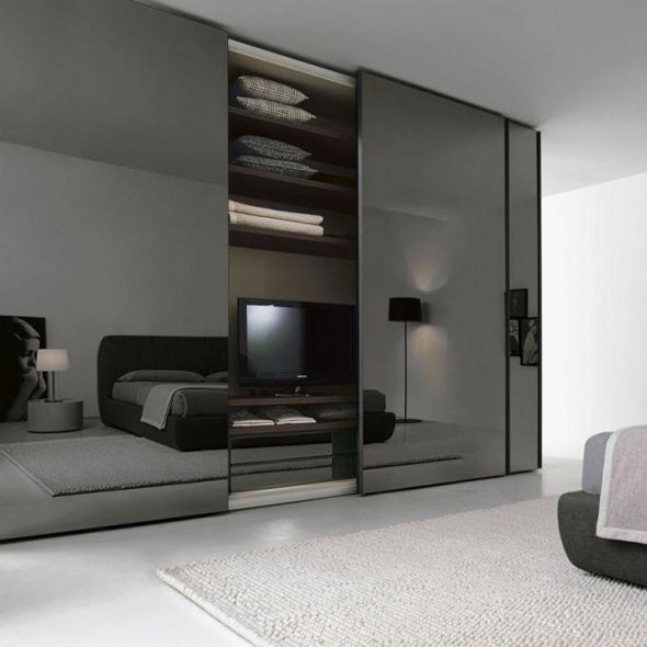 armoire avec télévision
