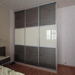 Variantes du design des portes du compartiment du placard photo