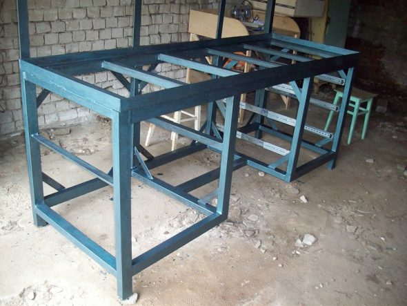 Etabli dans le garage avec vos propres mains