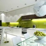 set de cuisine blanc avec un accent vert