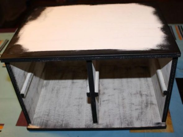 poitrine de découpage avec leurs propres mains