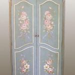 Cabinet de découpage de style provençal