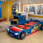 voiture de crèche bleue