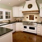 design de cuisine aux couleurs vives