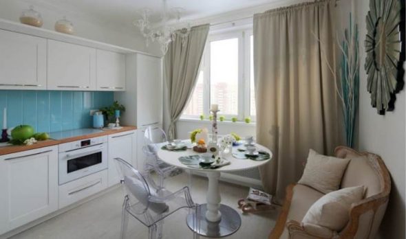 intérieur de cuisine avec canapé