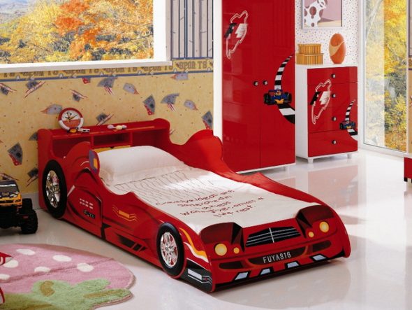 voiture de course de lit