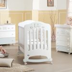 lit pendule blanc