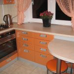 cuisine 6 mètres carrés orange