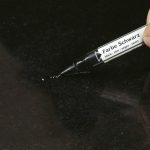 crayon à cire pour meubles noir