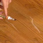 crayon de cire de meubles