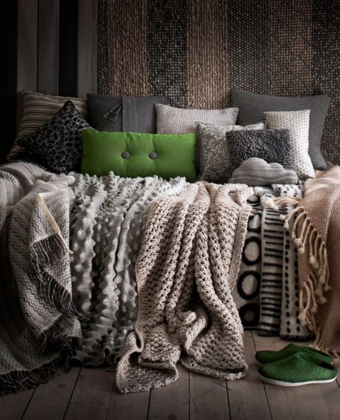 coussins sur le canapé