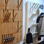 crochet mural dans le couloir