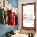 crochet mural dans le couloir