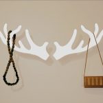 crochet mural dans le couloir en forme de cornes