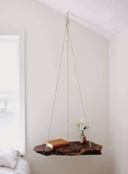 table de chevet suspendue