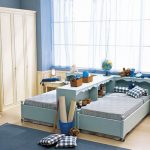 une chambre pour deux enfants en bleu